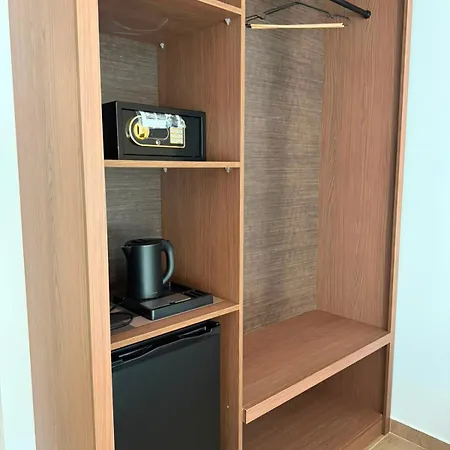 Queen Palace Luxury 호텔 Sarandë
