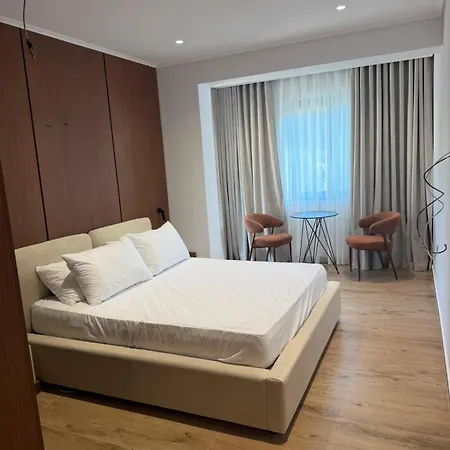 Queen Palace Luxury Hotel