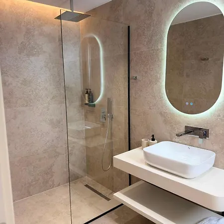 Queen Palace Luxury 호텔 Sarandë