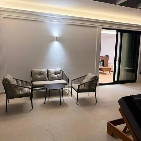 Queen Palace Luxury Hotel 4*