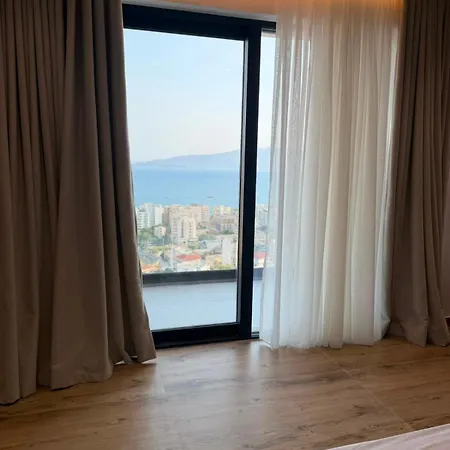 Queen Palace Luxury Hotel 4*